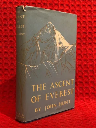 The ascent of Everest av John Hunt - omslag
