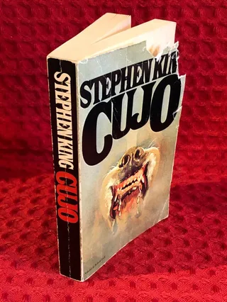 Cujo av Stephen King - omslag