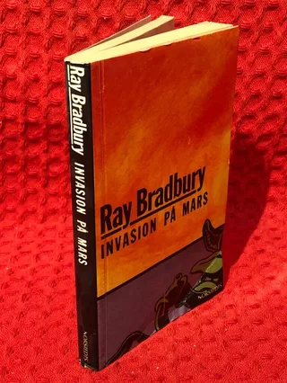 Invasion på Mars av Ray Bradbury - omslag