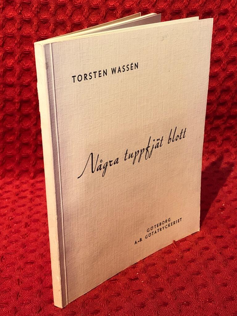 Några tuppfjät blott: Vandringsvisor och stämningsbilder av Torsten Wassén - omslag