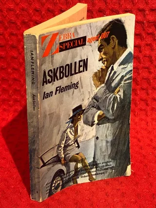 Åskbollen av Ian Fleming - omslag