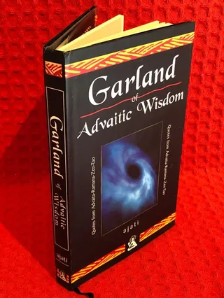 Garland of Advaitic wisdom av Ajati - omslag