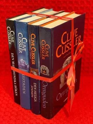 Bokpaket: 4 av Clive Cussler av Clive Cussler - omslag