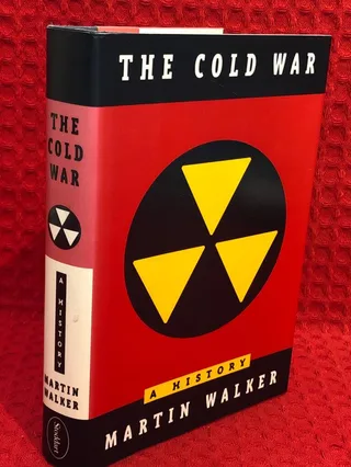 The Cold War av Martin Walker - omslag