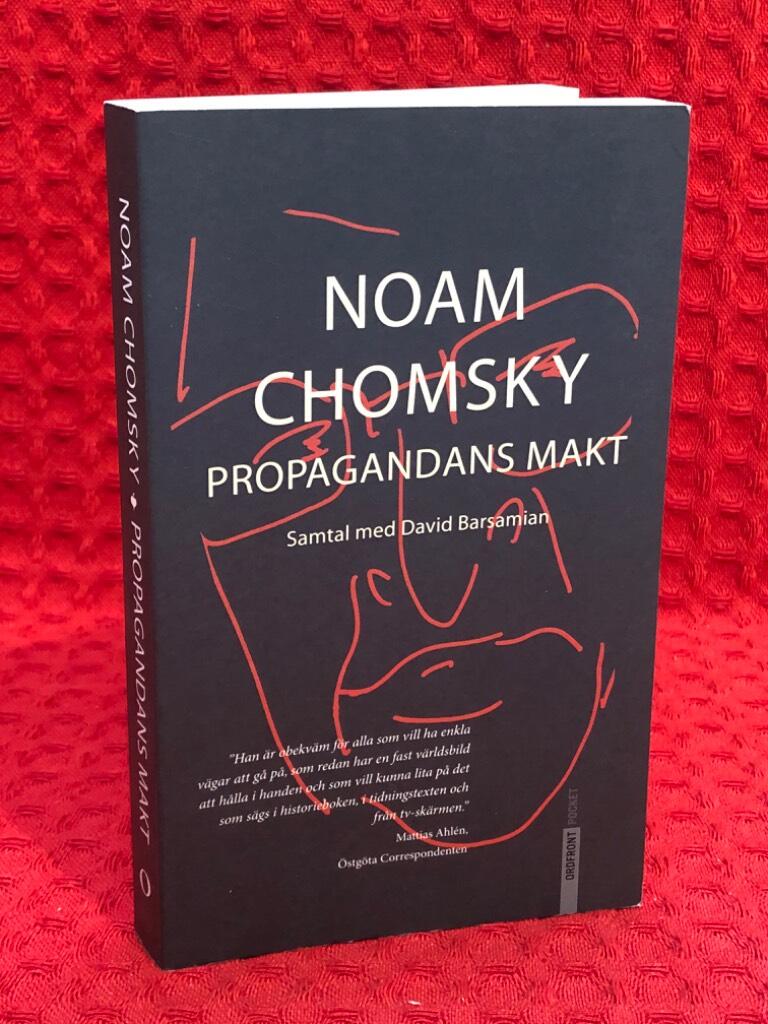 Propagandans makt Samtal med Noam Chomsky av Noam Chomsky - omslag