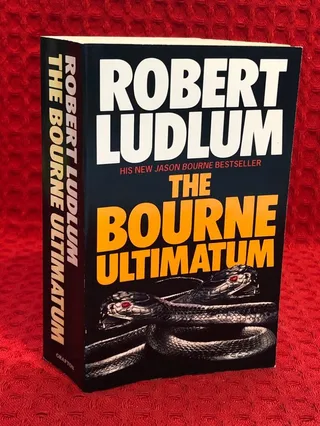 The Bourne Ultimatum av Robert Ludulum - omslag