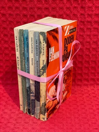 Bokpaket: 6 James Bond pocket av Ian Fleming - omslag