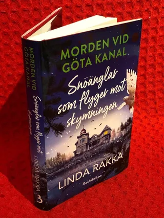 Snöänglar som flyger mot skymningen av Linda Rakka - omslag