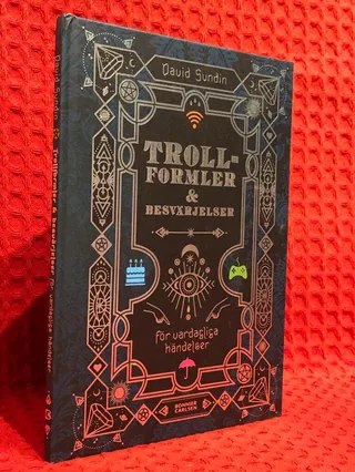 Trollformler och besvärjelser : för vardagliga händelser av David Sundin - omslag