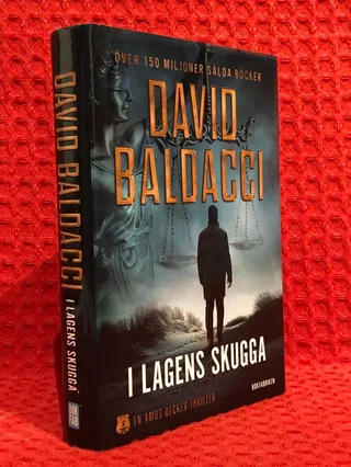 I lagens skugga av David Baldacci - omslag
