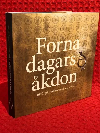 Forna dagars åkdon : 100 år på kuskbocken i Västerås av Ann-Christine Kihl - omslag