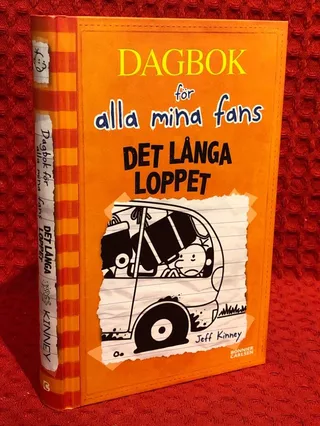 Det långa loppet av Jeff Kinney - omslag