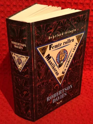 Deptford-trilogin av Robertson Davies - omslag