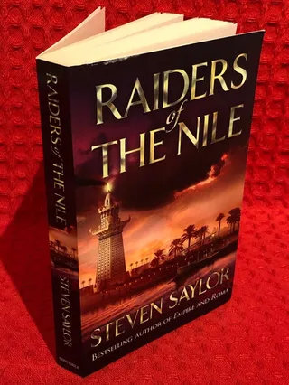 Raiders of the Nile av Steven Saylor - omslag