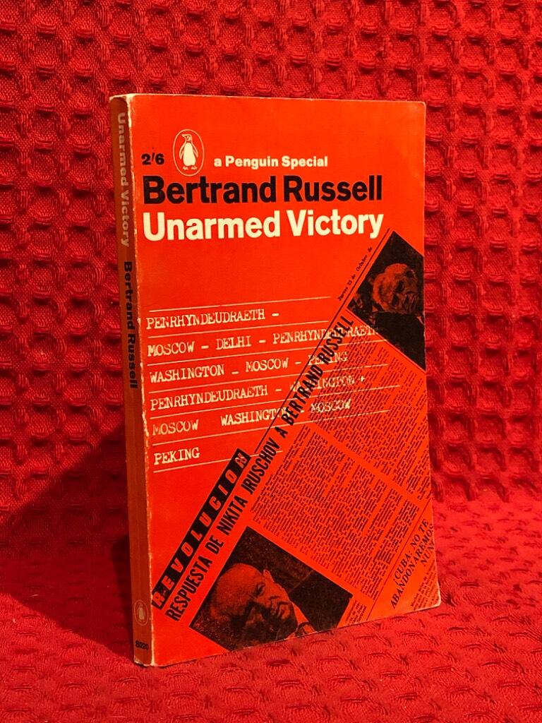 Unarmed victory av Bertrand Russell - omslag