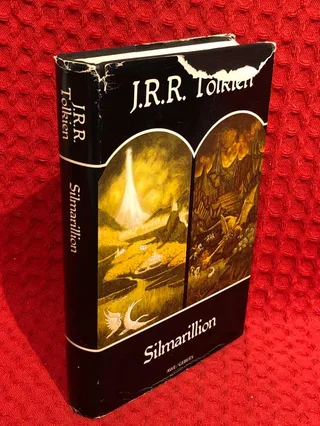 Silmarillion av J. R. R. 1892-1973. Tolkien - omslag