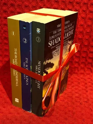 Bokpaket: 3 books of Loremasters of Elundium av Mike Jefferies - omslag