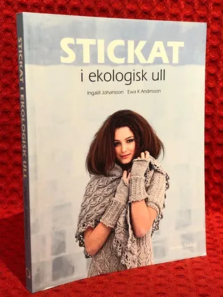Stickat i ekologisk ull av Ingalill Johansson - omslag