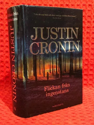 Flickan från ingenstans av Justin Cronin - omslag