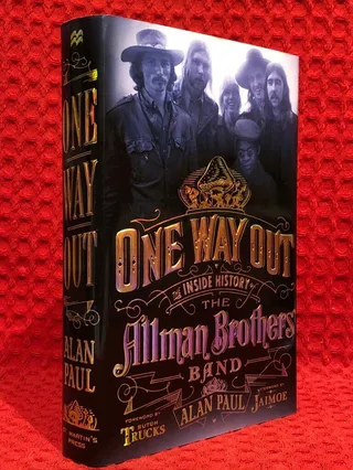 One way out - the inside history of the Allman Brothers Band av Alan Paul - omslag