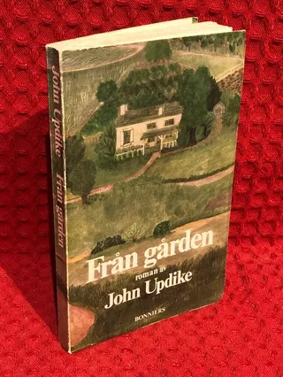 Från gården av John Updike - omslag