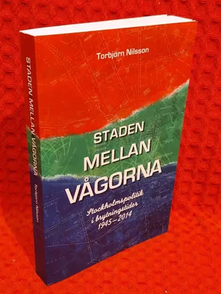 Staden mellan vågorna av Torbjörn Nilsson - omslag