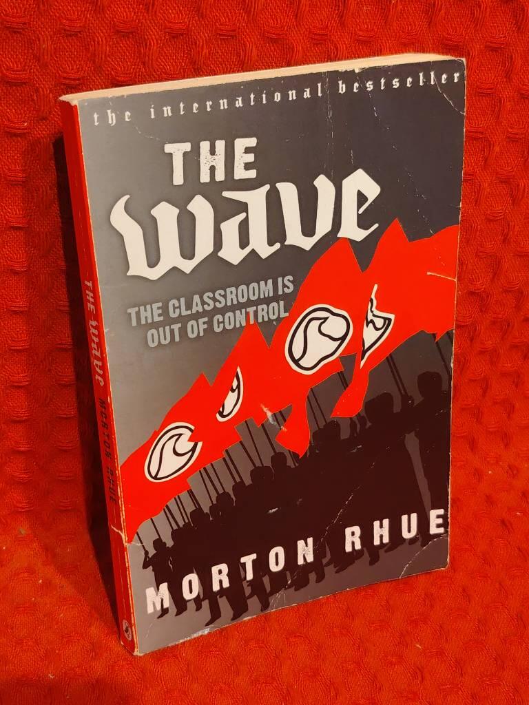 The Wave av Morton Rhue - omslag