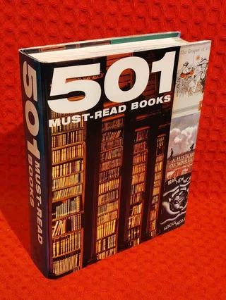 501 must-read books av Emma Beare - omslag