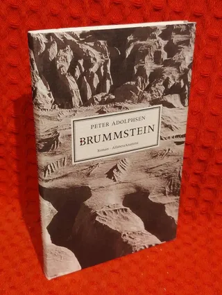 Brummstein - [roman] av Peter Adolphsen - omslag
