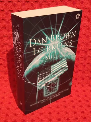 I cirkelns mitt av Dan Brown - omslag