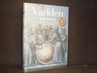 Världen tar form av Marjo T Nurminen - omslag