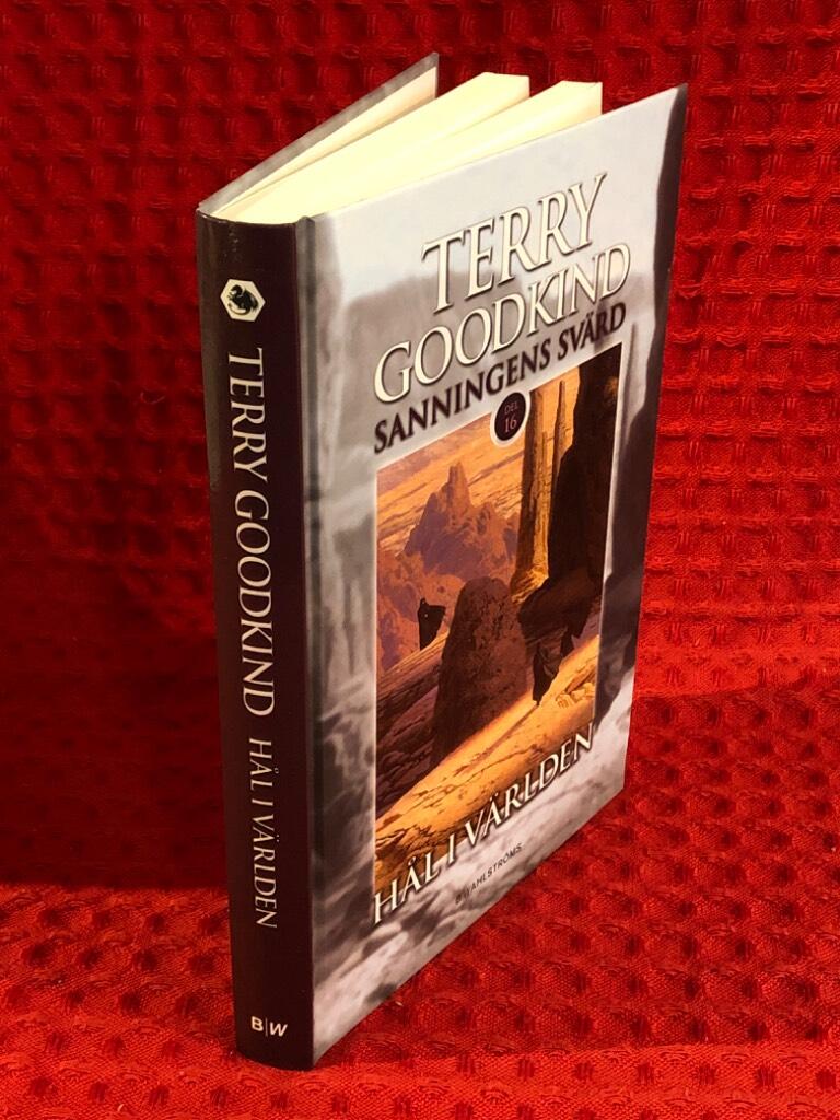 Sanningens svärd del 16: Hål i världen av Terry Goodkind - omslag