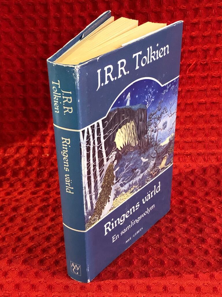 Ringens värld: en samlingsvolym av J. R. R. Tolkien - omslag