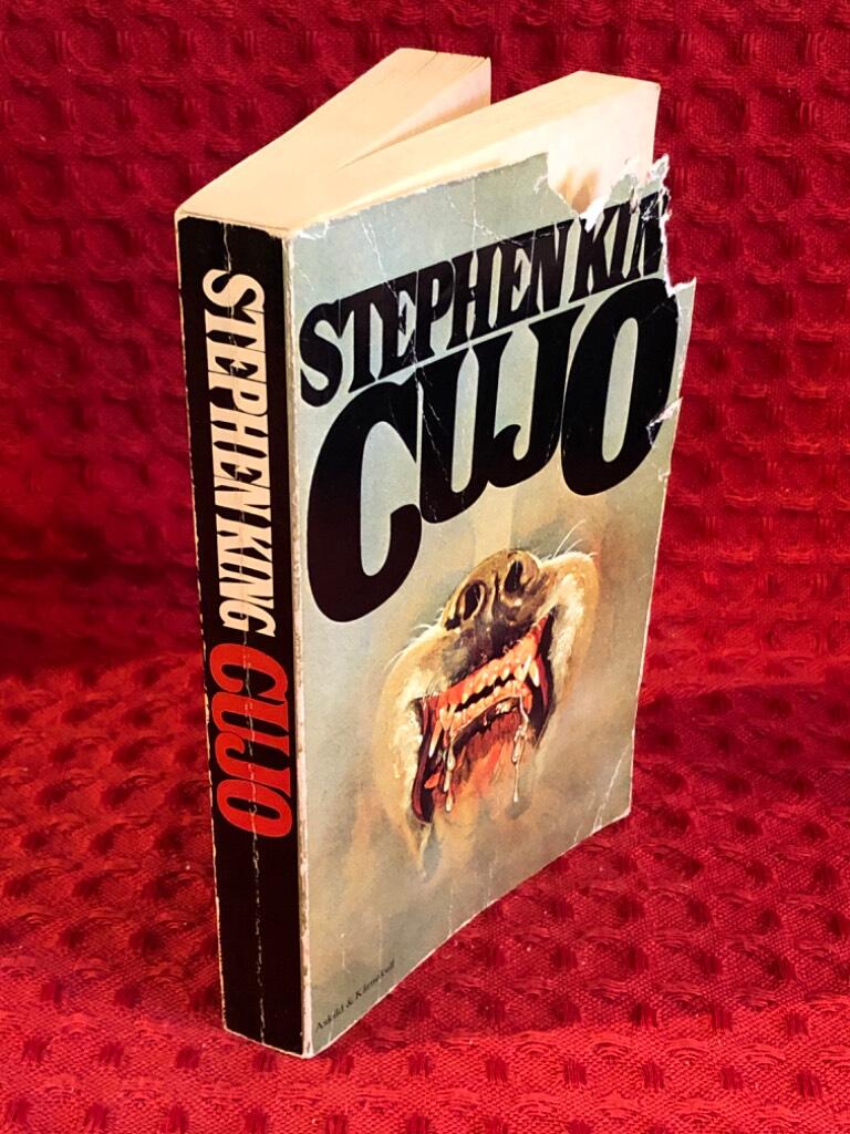 Cujo av Stephen King - omslag
