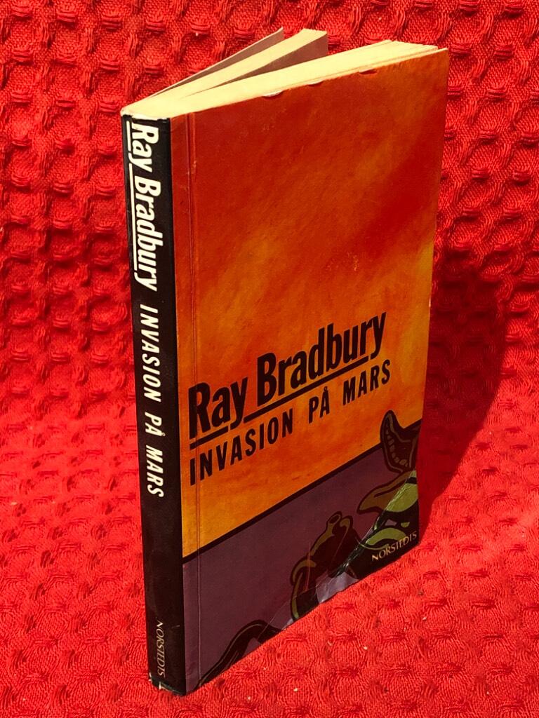 Invasion på Mars av Ray Bradbury - omslag
