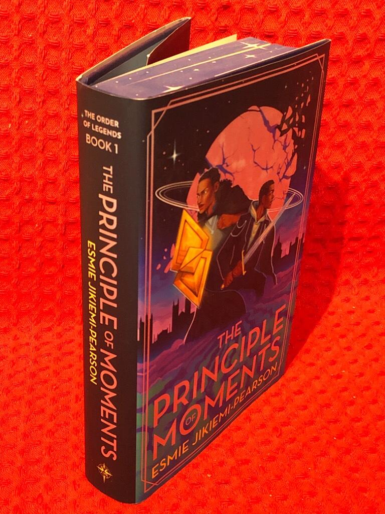 The principle of moments av Esmie Jikiemi-Pearson - omslag