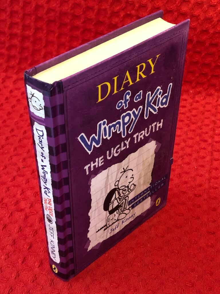 Diary of a Wimpy Kid: The Ugly Truth av Jeff Kinney - omslag