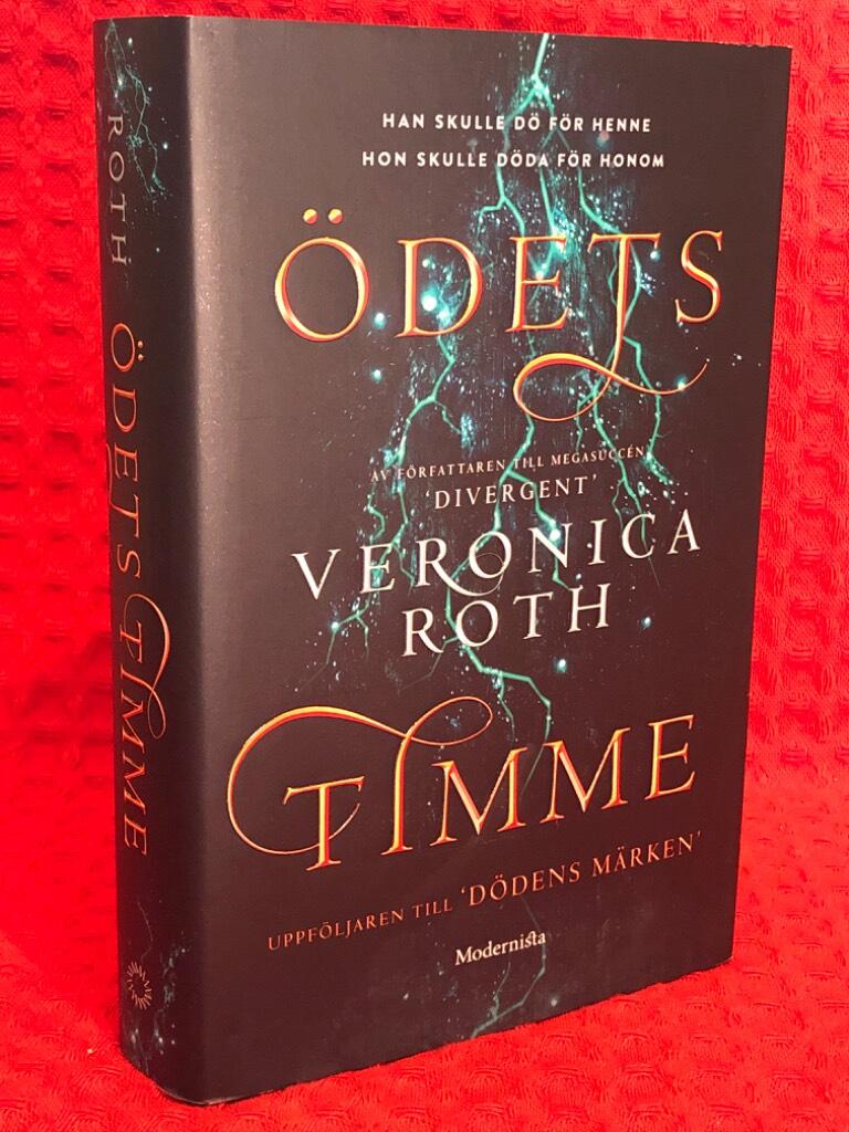 Ödets timme av Veronica Roth - omslag