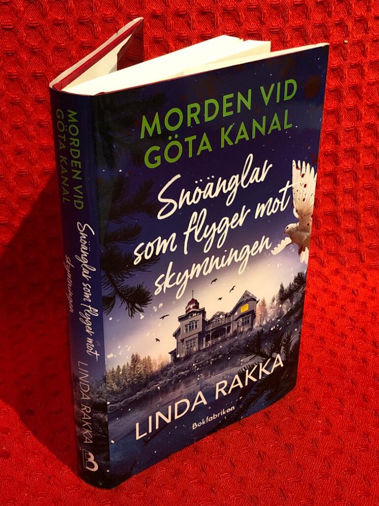 Snöänglar som flyger mot skymningen av Linda Rakka - omslag