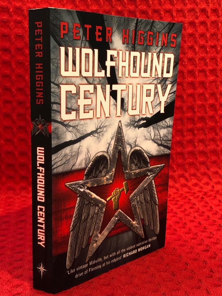 Wolfhound Century av Peter Higgins - omslag