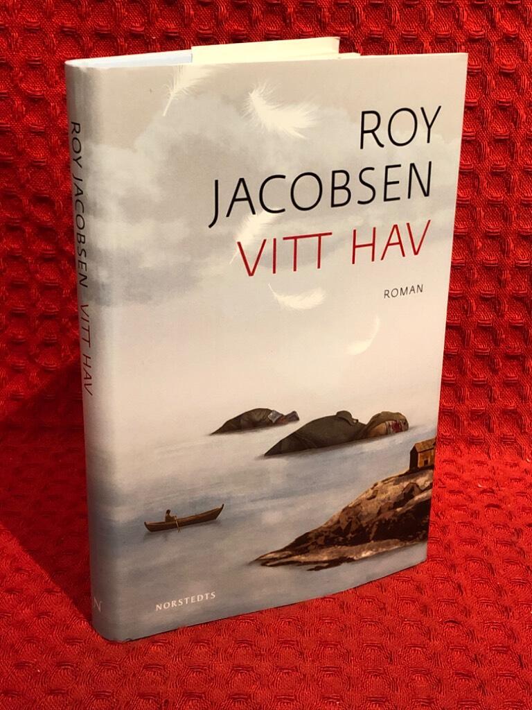 Vitt hav av Roy Jacobsen - omslag