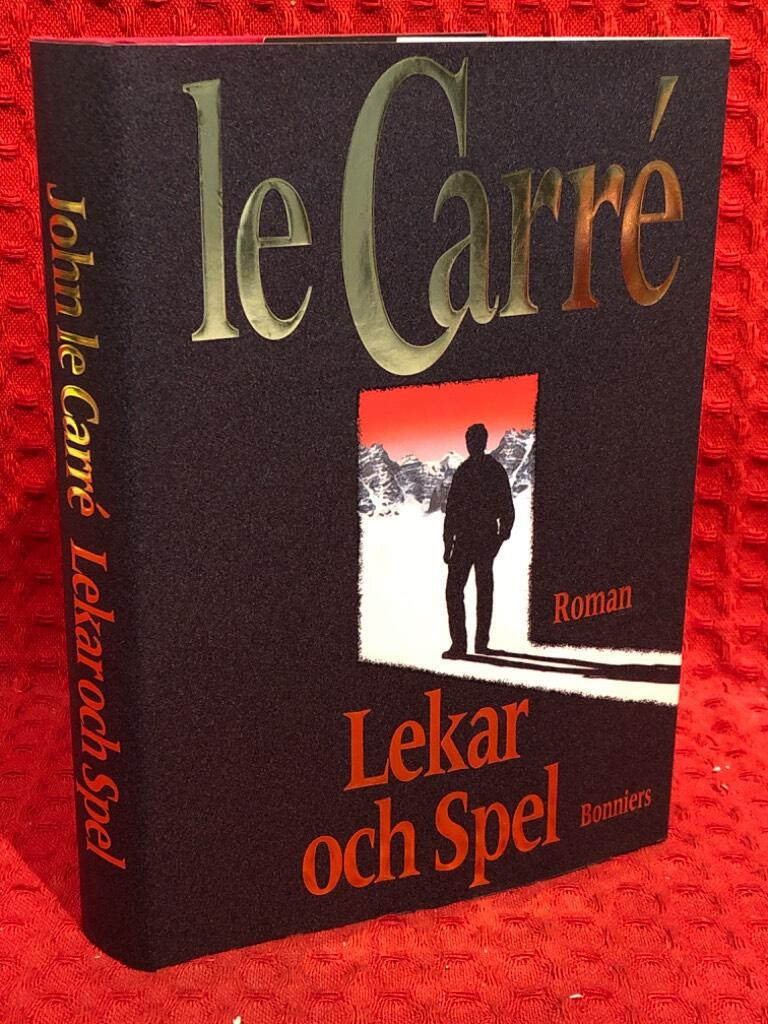 Lekar och spel : [roman] av John le Carré - omslag