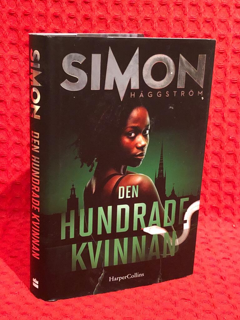 Den hundrade kvinnan av Simon Häggström - omslag