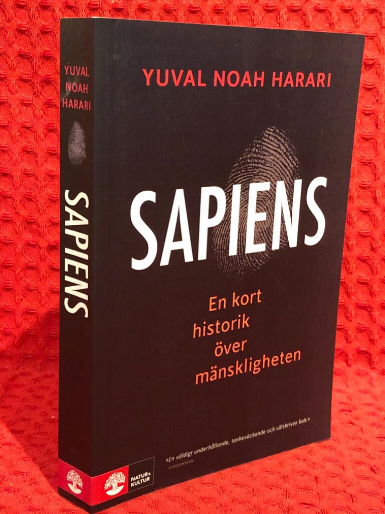Sapiens av Yuval Noah Harari - omslag
