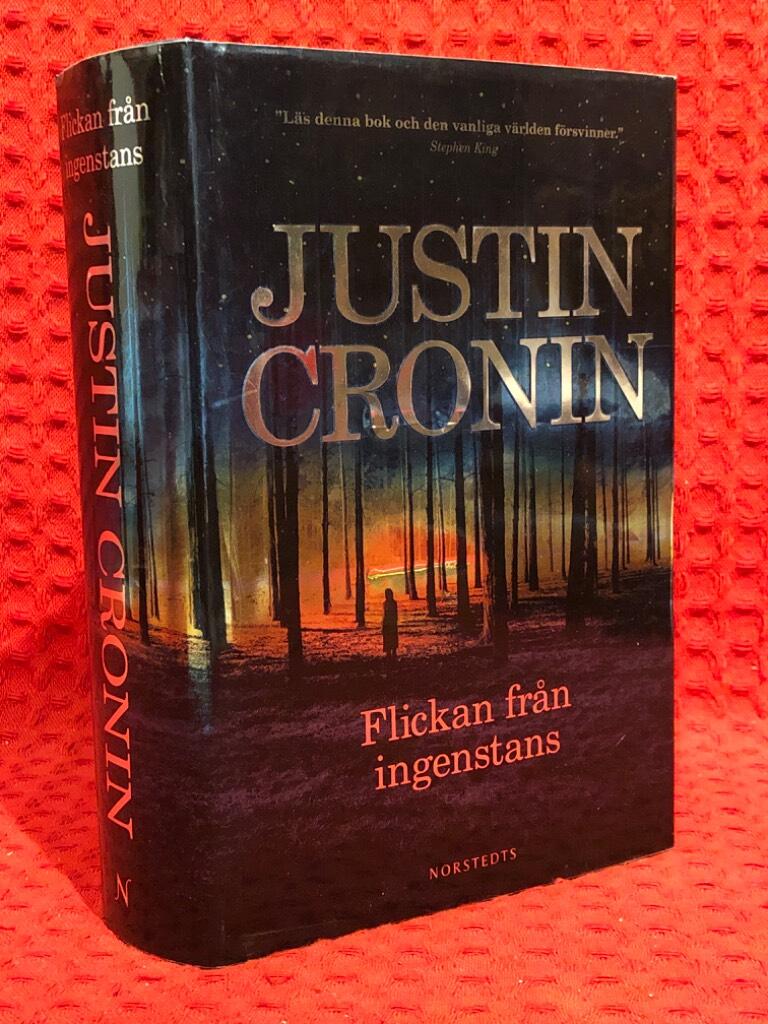 Flickan från ingenstans av Justin Cronin - omslag