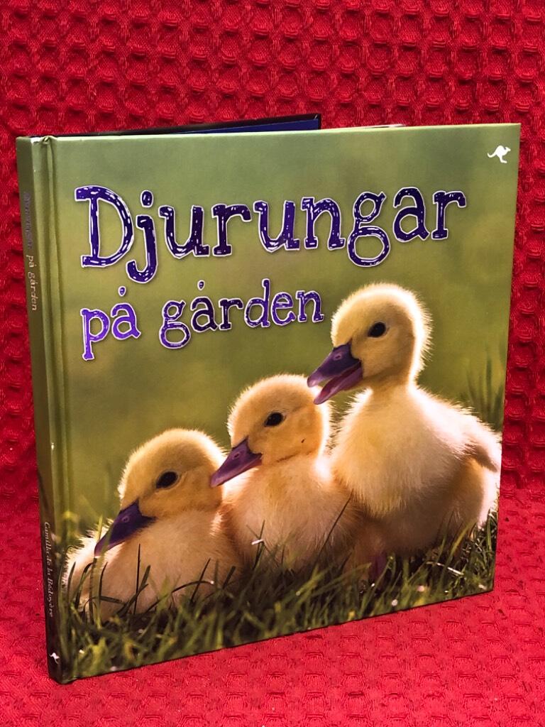 Djurungar på gården av Camilla de la Bédoyère - omslag