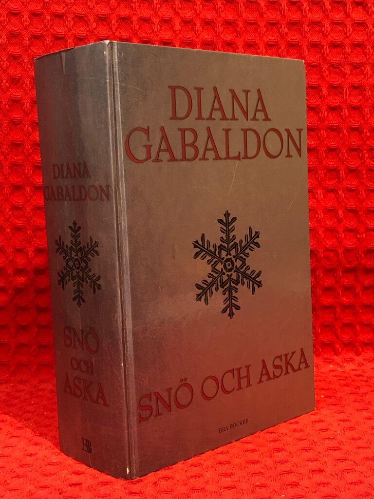 Snö och aska av Diana Gabaldon - omslag