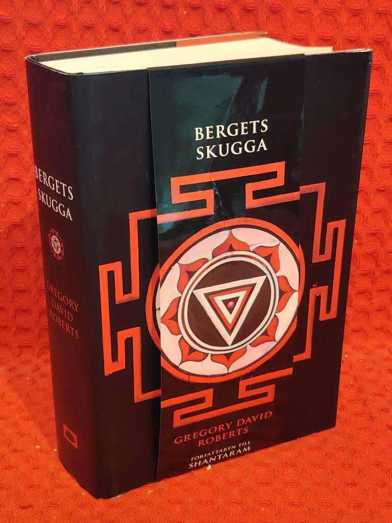 Bergets skugga av Gregory David Roberts - omslag