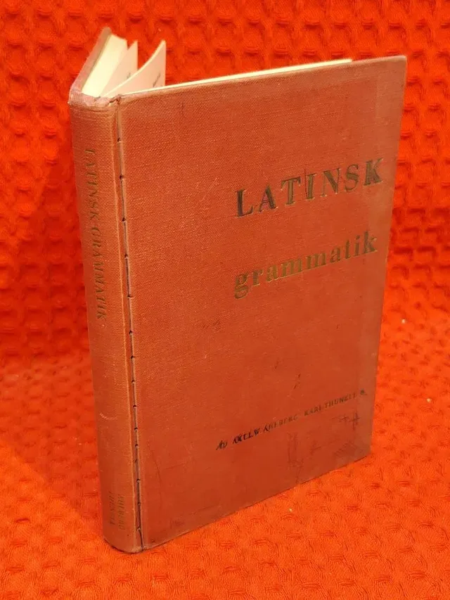 Latinsk grammatik av Axel W. Ahlberg - omslag