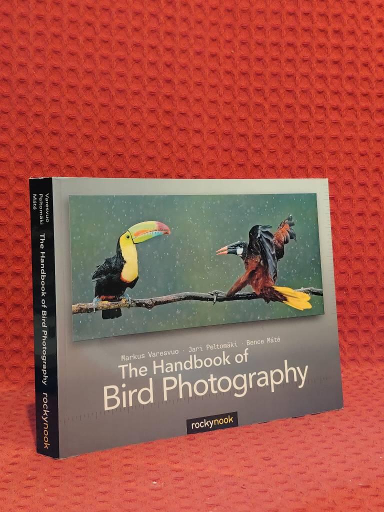 The handbook of photography av Jari Peltomäki Markus Varesvou - omslag